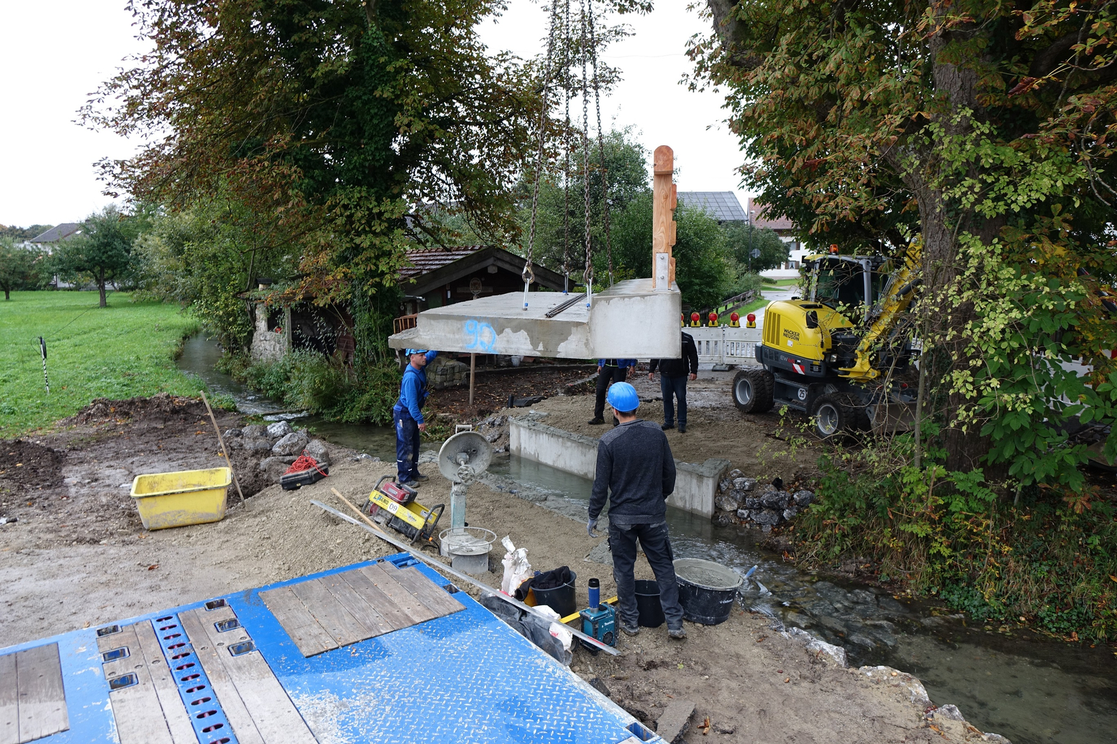 Versetzung einer 2 teiligen Brücke bei Willing